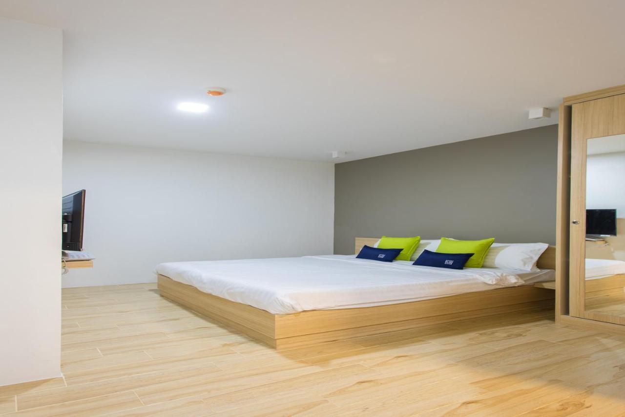 Zayn Express & Suites Bangkok Luaran gambar