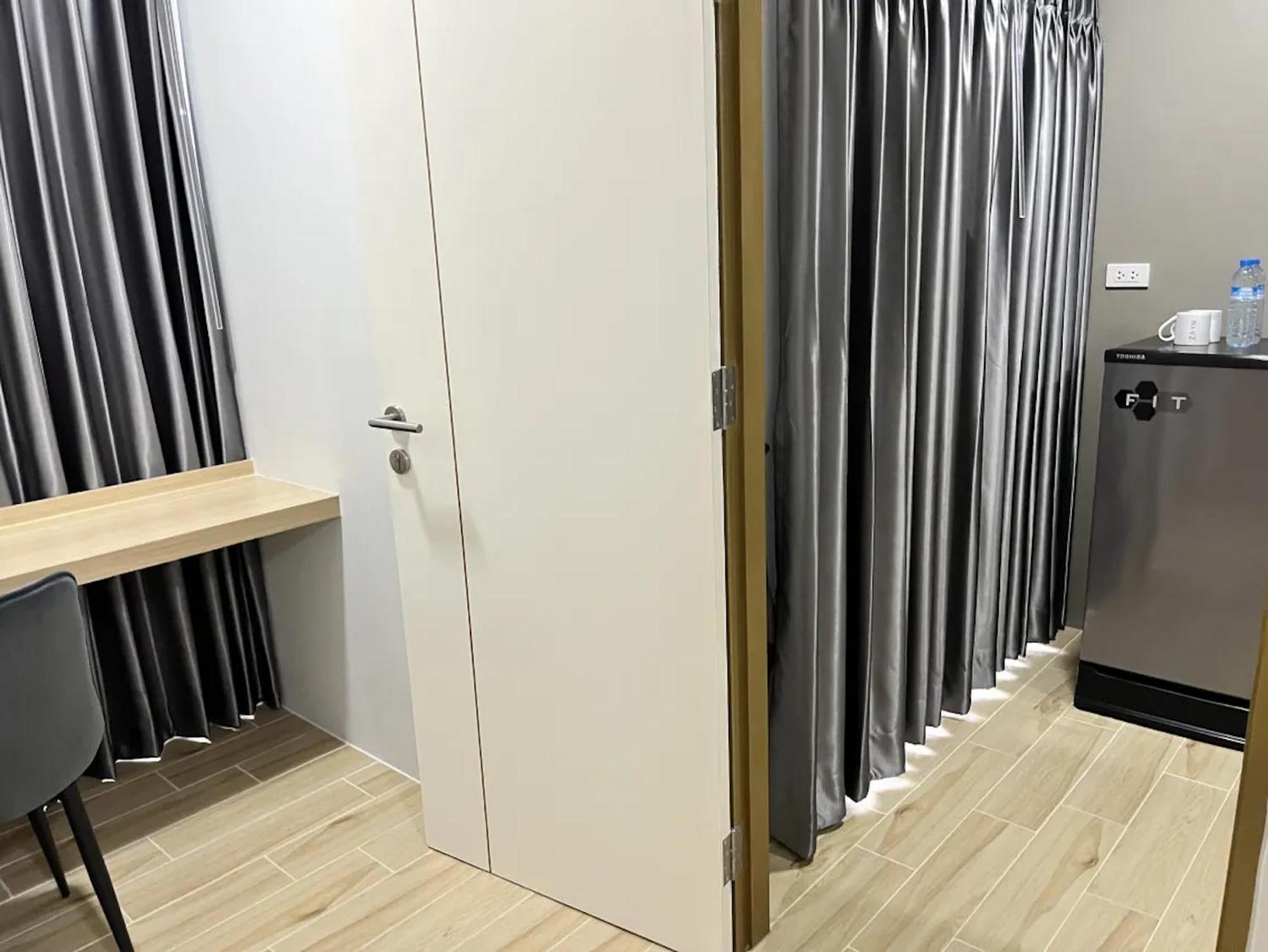 Zayn Express & Suites Bangkok Luaran gambar